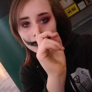 Meet your Posher, Monique